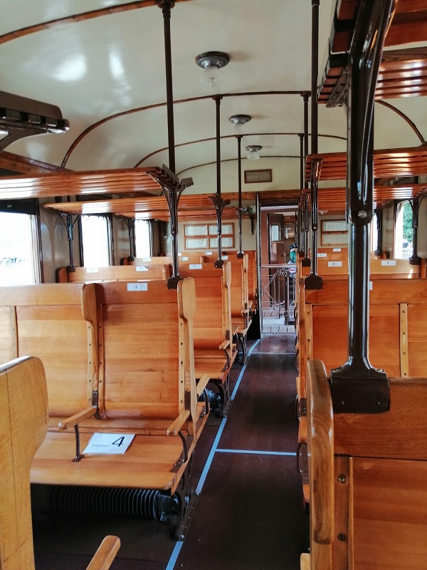 interno treno storico-seconda classe